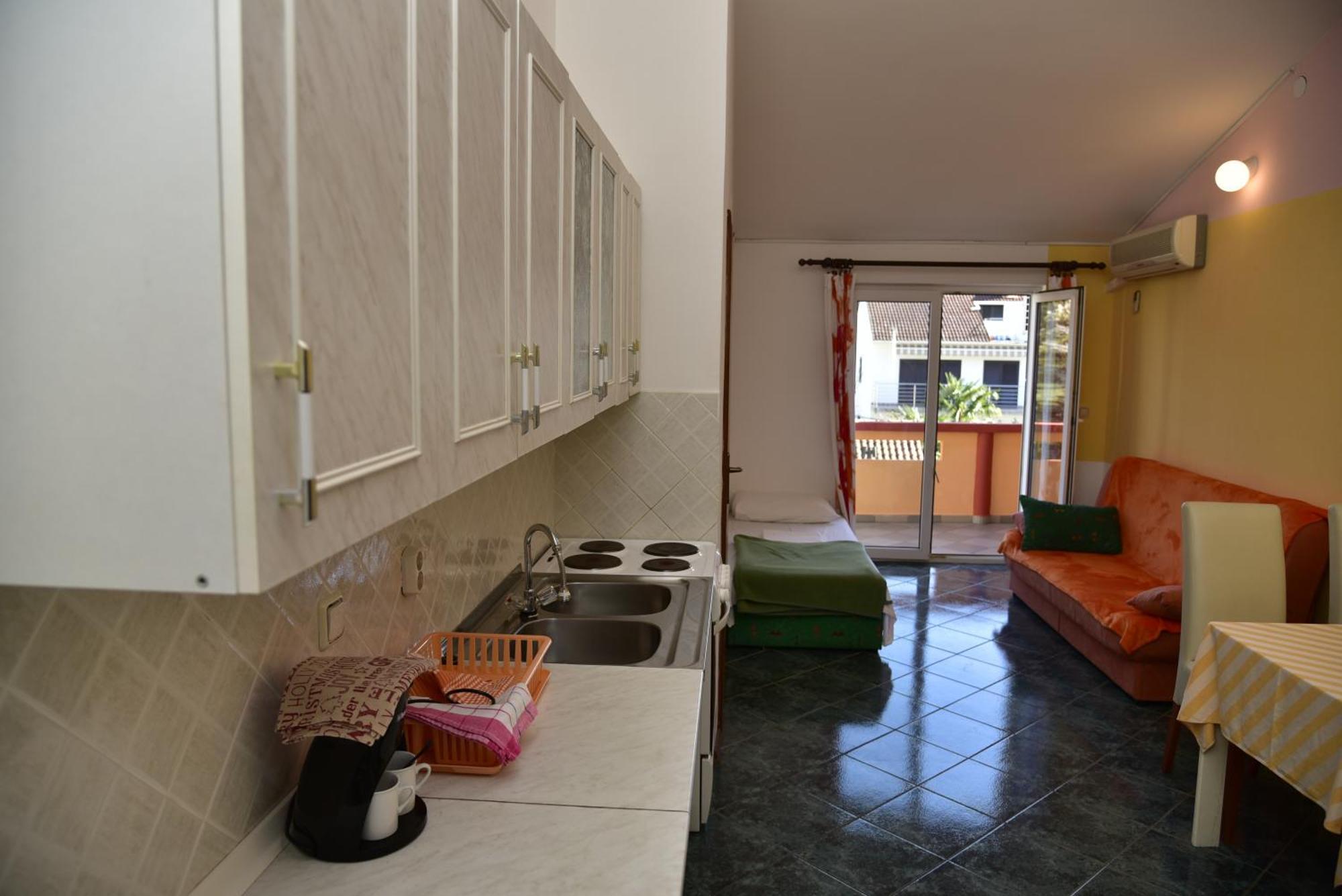 Apartments Ivka Малинска Экстерьер фото