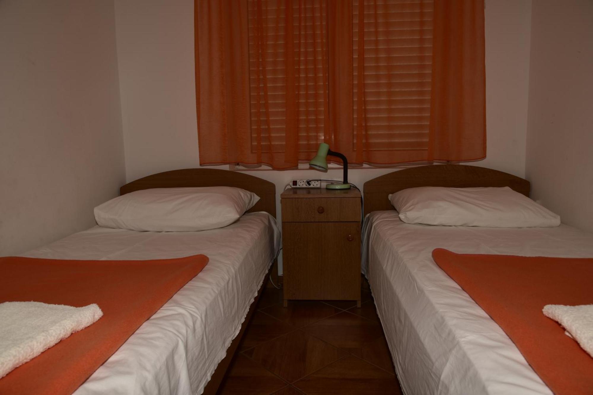 Apartments Ivka Малинска Экстерьер фото