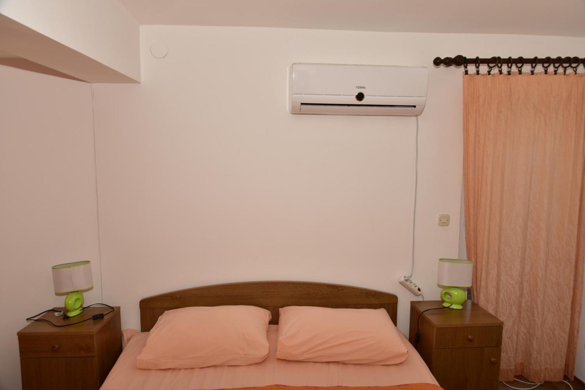 Apartments Ivka Малинска Экстерьер фото