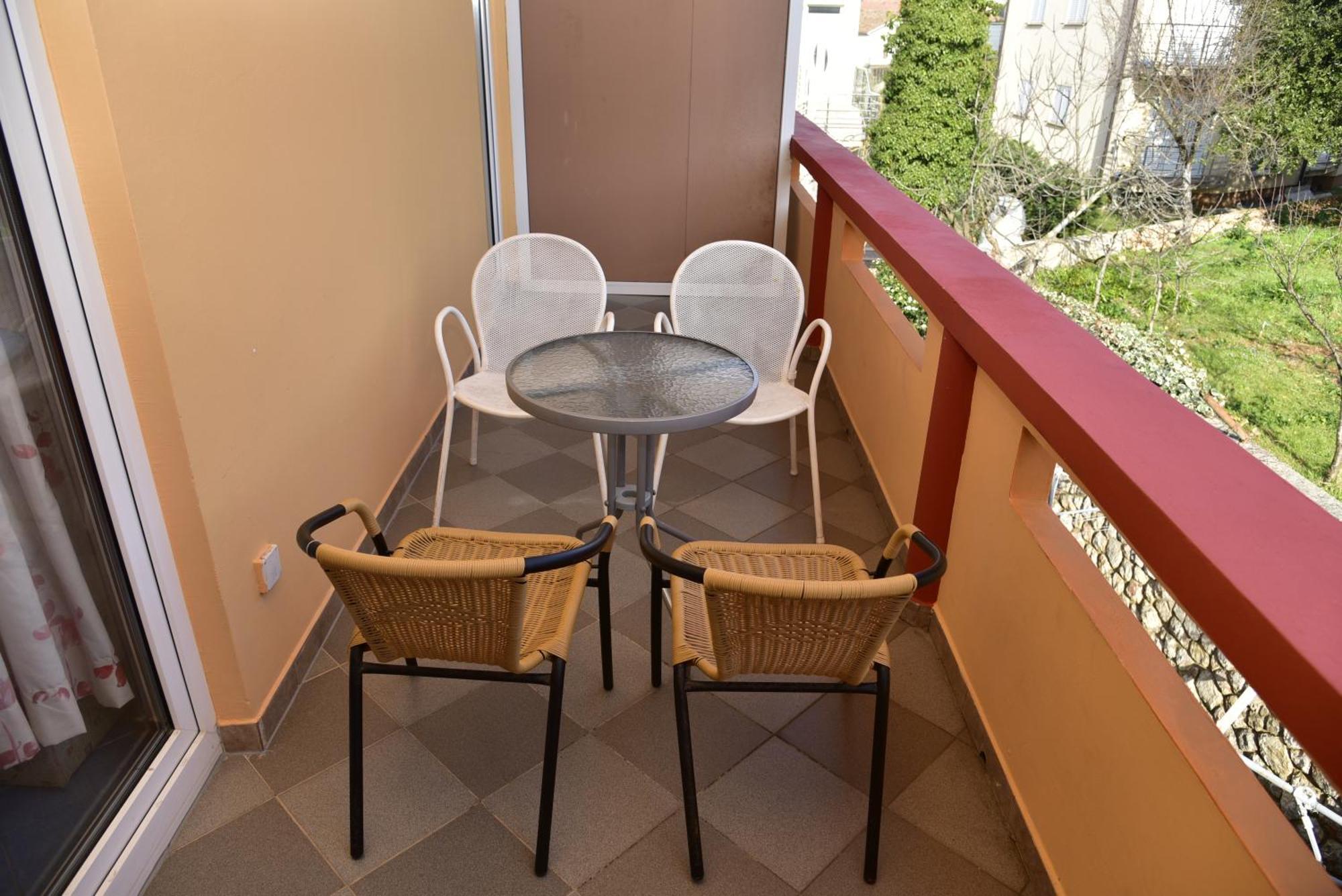 Apartments Ivka Малинска Экстерьер фото